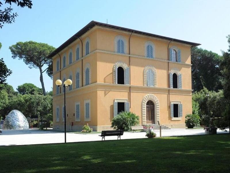 Hotel Coluccini Marina di Pietrasanta Exterior photo